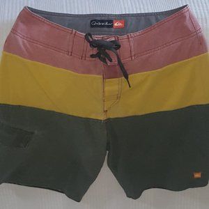 Quiksilver Baggies/Boardshorts  Size 30